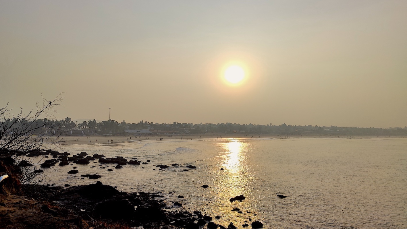 Top 8 Attractions in Goa, India: Dudhsagar Waterfalls, Fort Aguada, Anjuna Flea Market, and More